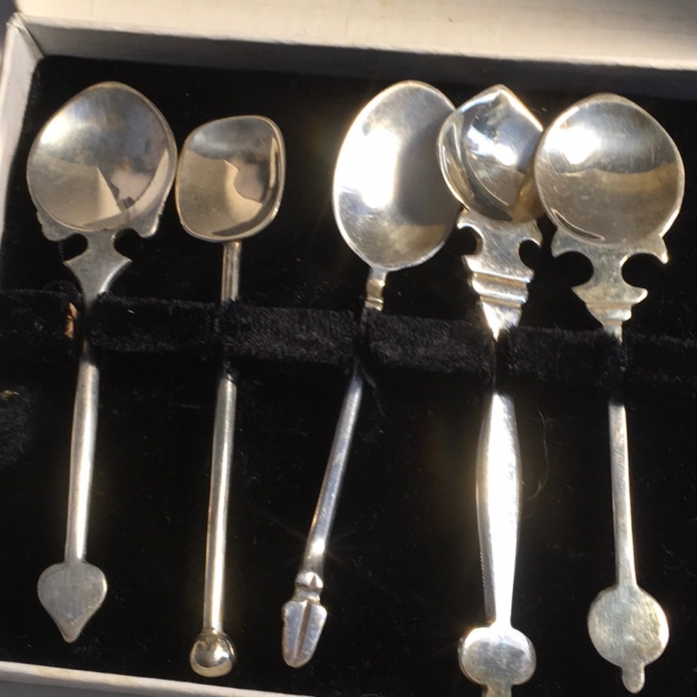 Vintage silver tiny spoons - Picture 2 of 7